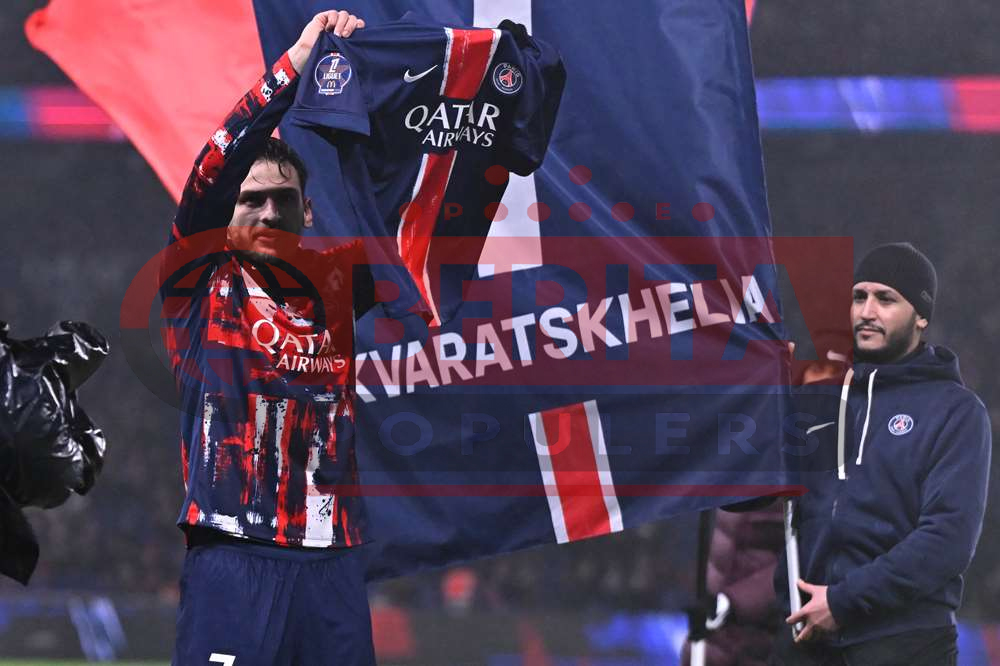 Debut Impresif Khvicha Kvaratskhelia di PSG: Sumbang Assist di Pertandingan Perdana